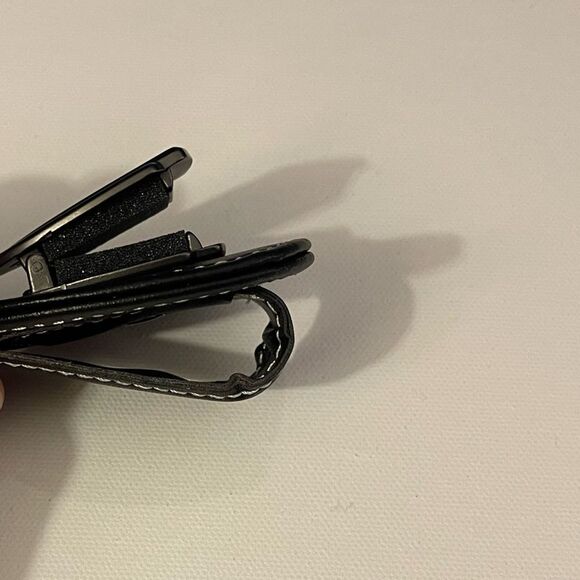 Ford Sunglass Holder for Car with Logo Black PU Leather NWT - Picture 5 of 9